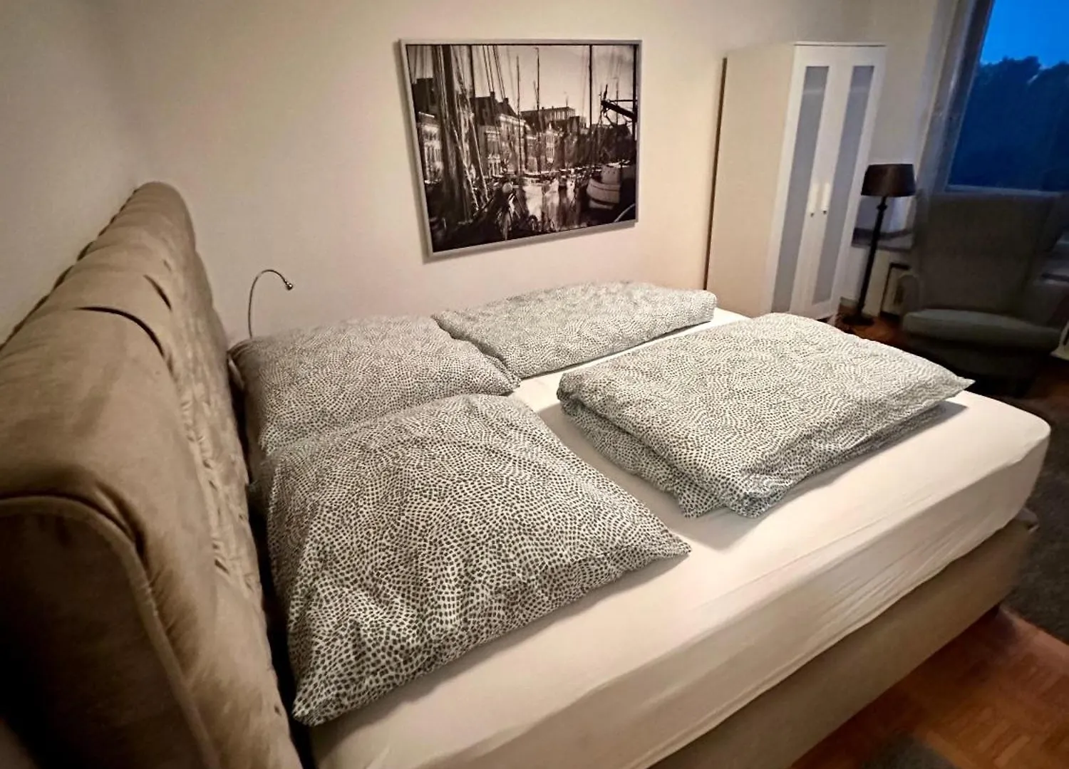 Einmaliger Rheinblick, Fusslaufig Zur Messe Apartment Dusseldorf