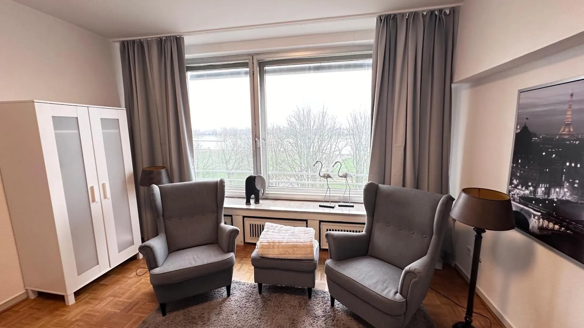 Einmaliger Rheinblick, Fusslaufig Zur Messe Apartment Dusseldorf