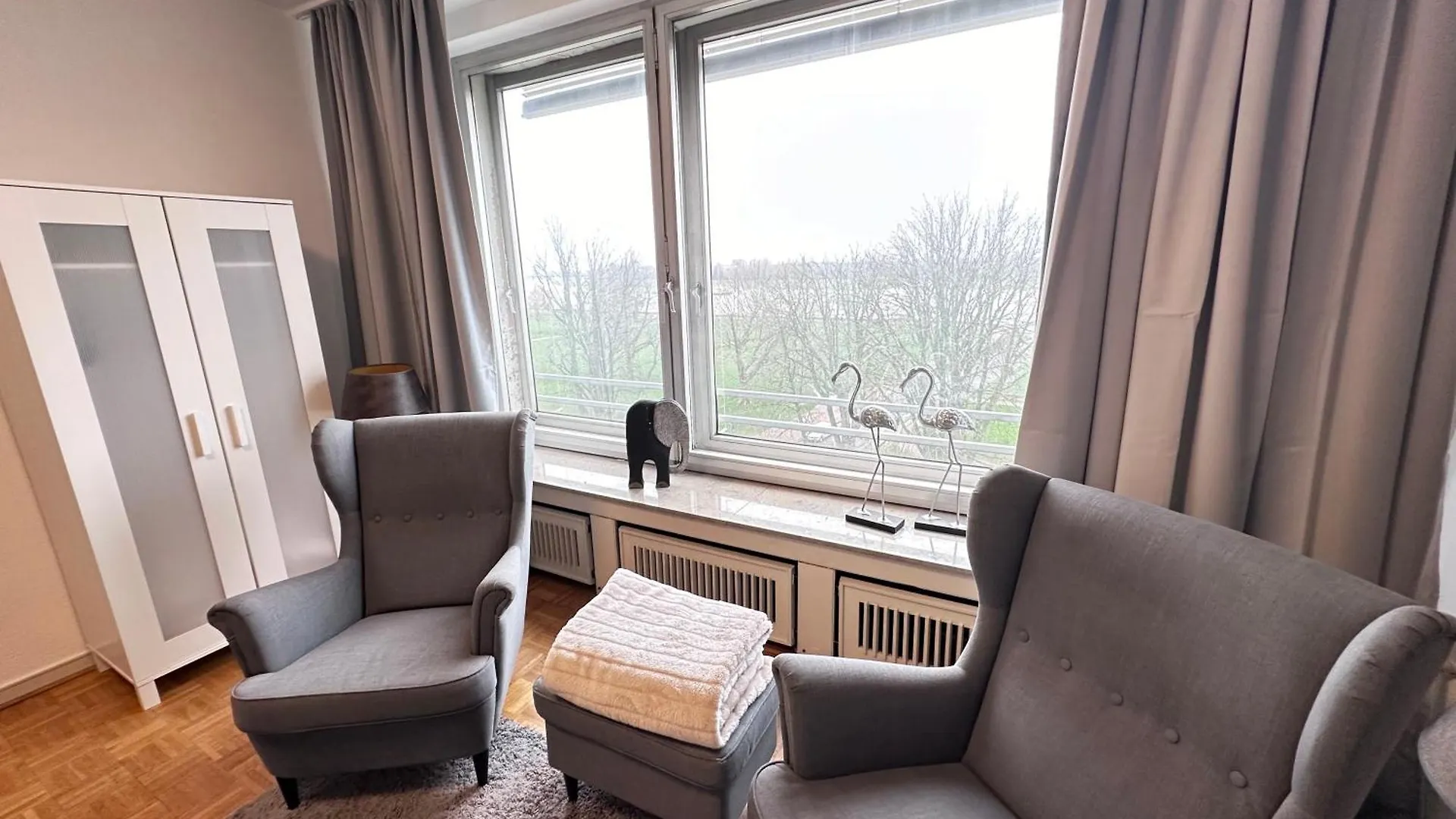 Einmaliger Rheinblick, Fusslaufig Zur Messe Apartment Dusseldorf Germany