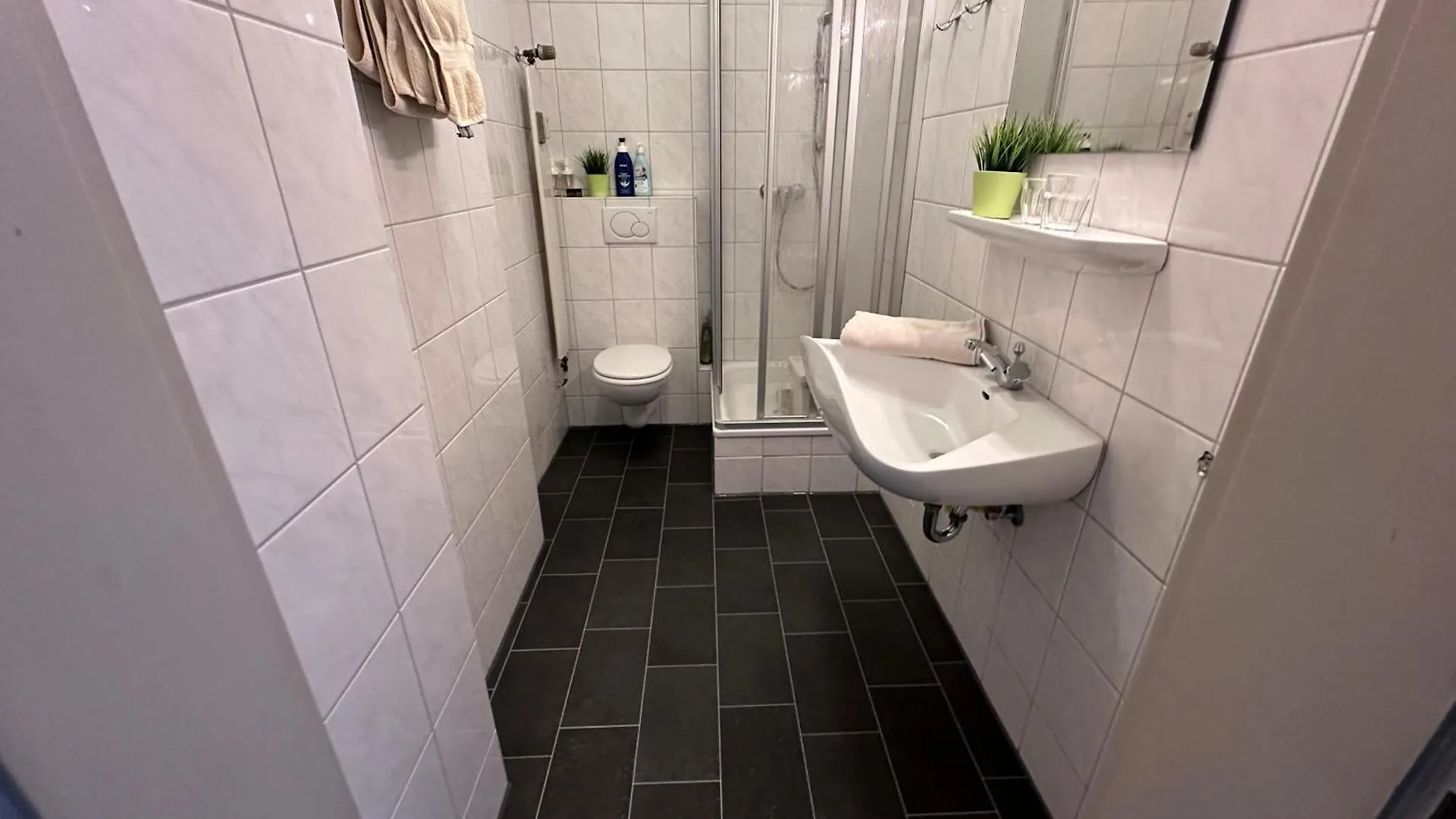 Einmaliger Rheinblick, Fusslaufig Zur Messe Apartment Dusseldorf